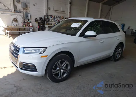2018 Audi Q5 2.0T Premium/2.0T Tech Premium z USA, uszkodzony, nr VIN WA1ANAFY2J2097467